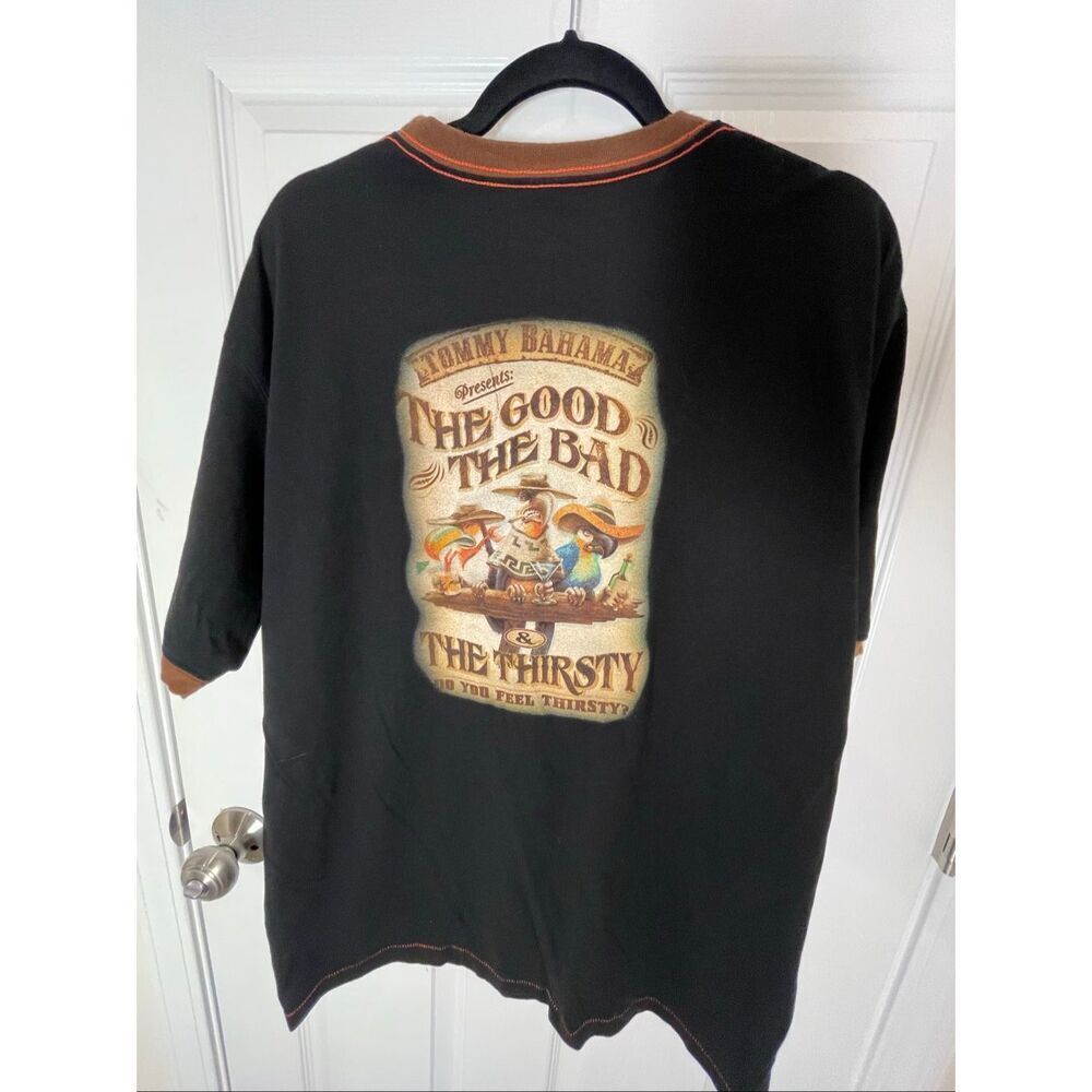 Tommy Bahama Relax black tshirt large the good the bad the thirsty parrots - Picture 2 of 4